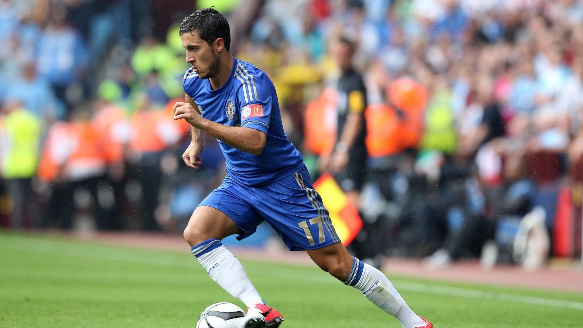 开云·体育官网APP下载-历史上的第一人：首次夺冠的瞬间，第一位冠军