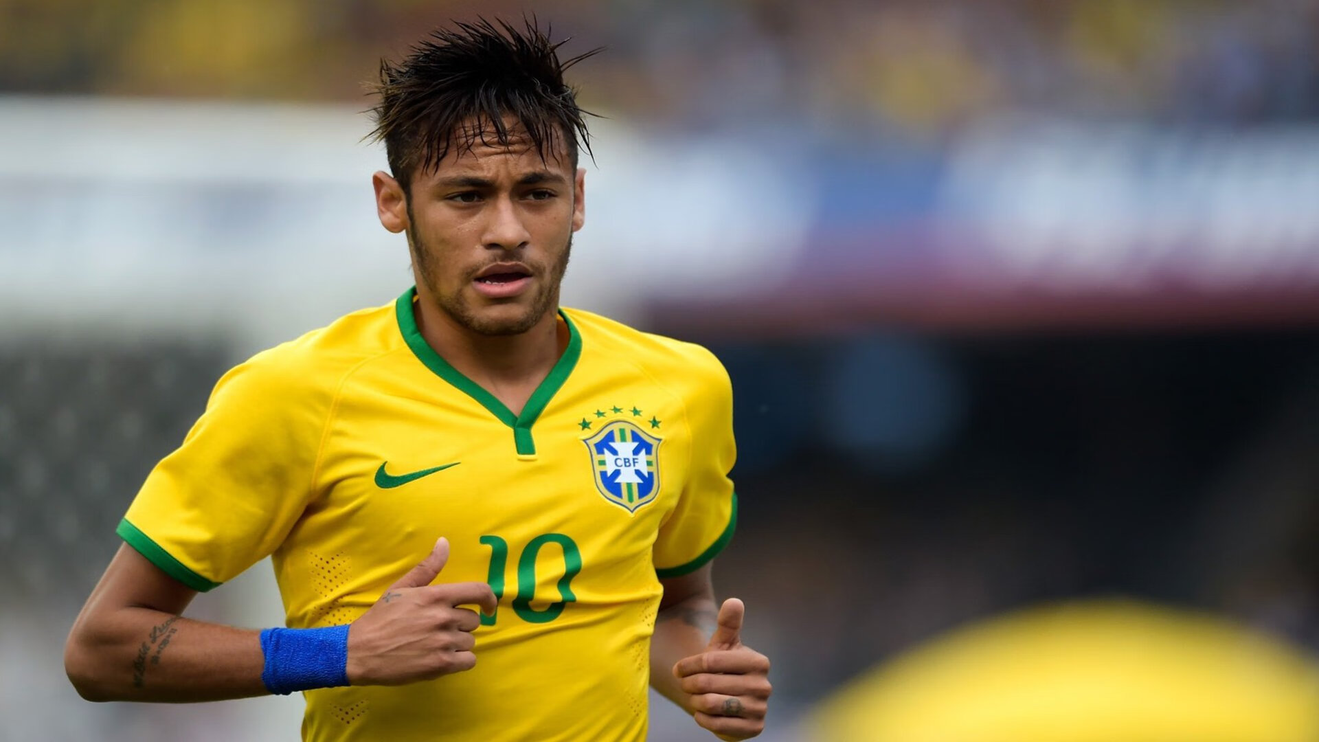 巴西队中场策应完美 铁腰成为核心，巴西中场现役