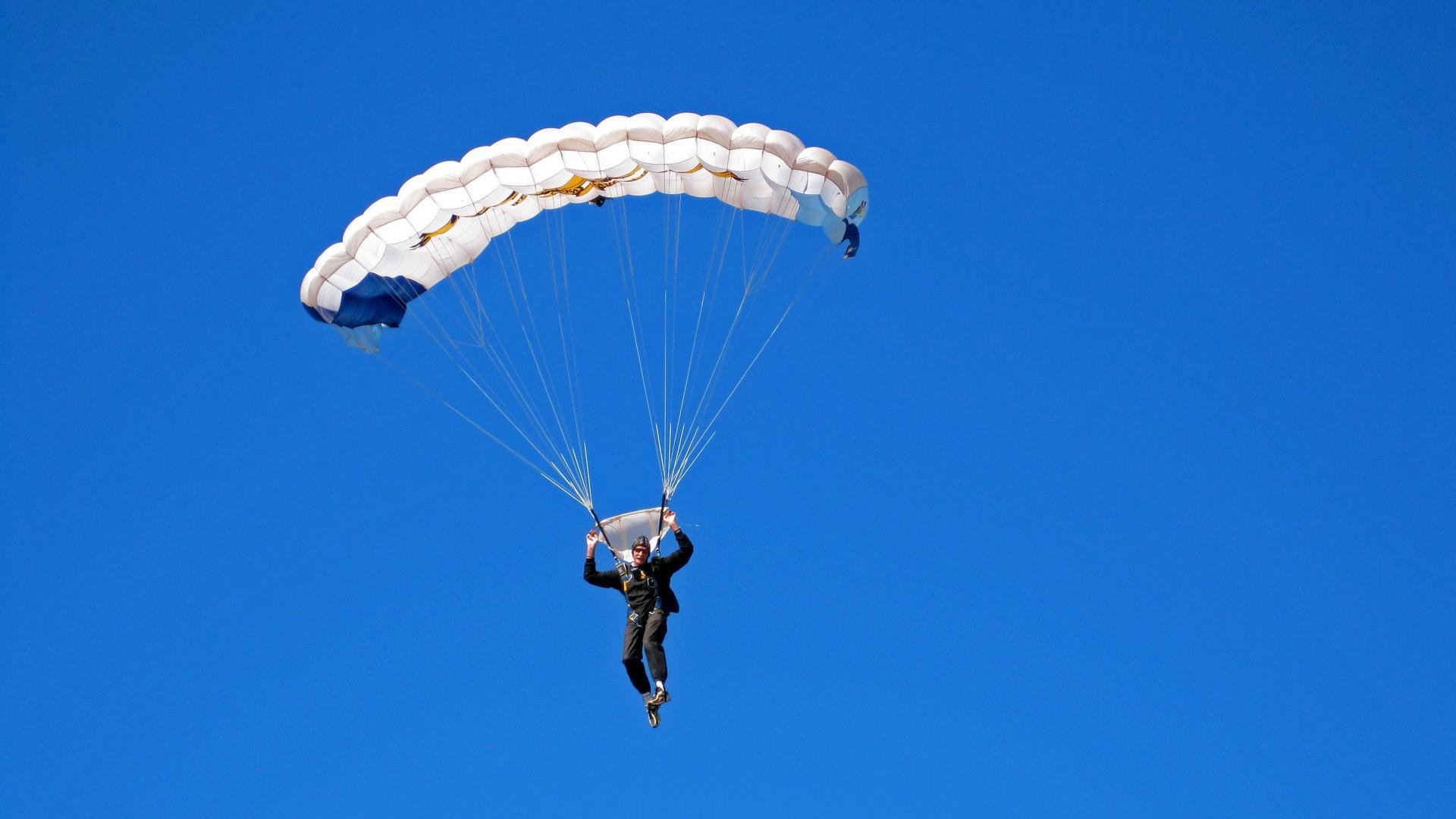 广州男篮遭遇青岛黄海猛攻，主场失利，广州男篮青年队