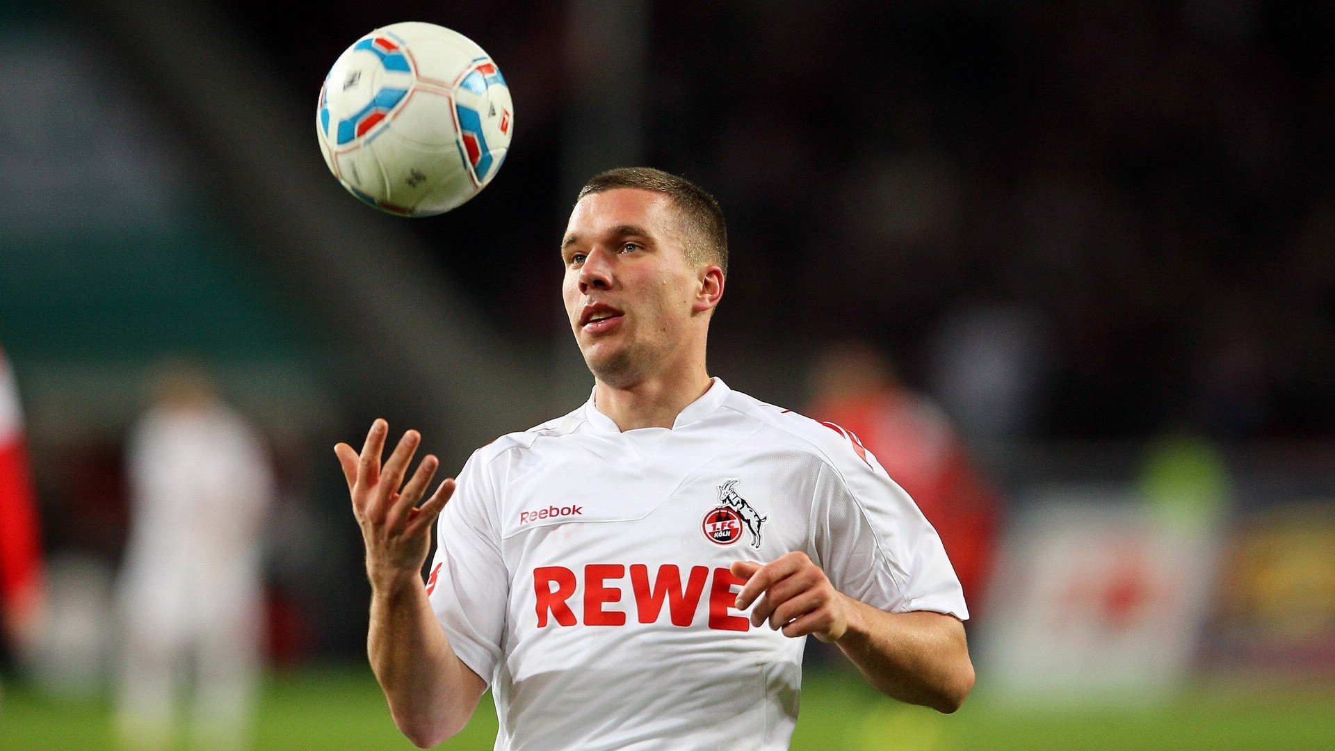 德甲深度剖析，比赛中的战术变化有效提升了场上控制力，德甲比赛规则